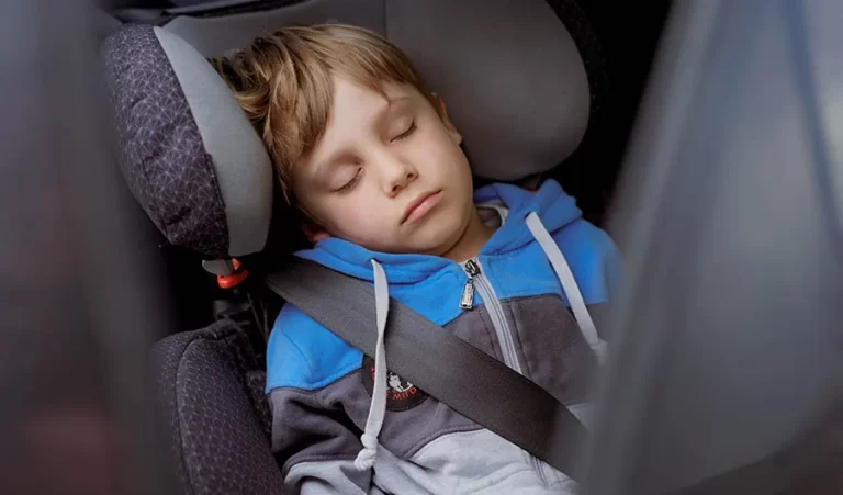 Read more about the article Can You Really Get Sleep While Traveling with Little Kids? 